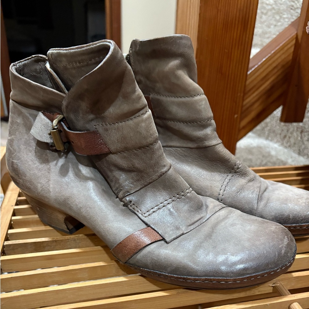 Stylish Gray Leather Ankle Boots